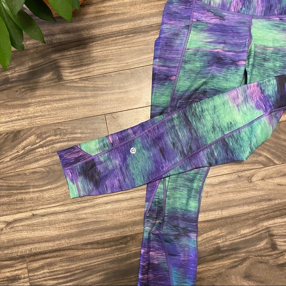 LAST CHANCE Lululemon time to shine tight - Picture 5 of 6